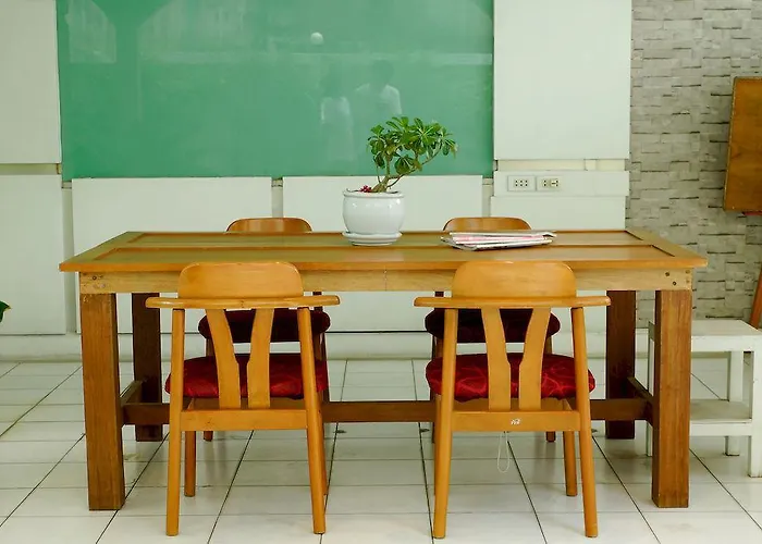 Saphan Krungthep Hostel Bangkok